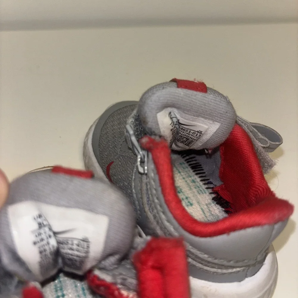 Nike revolution flyease